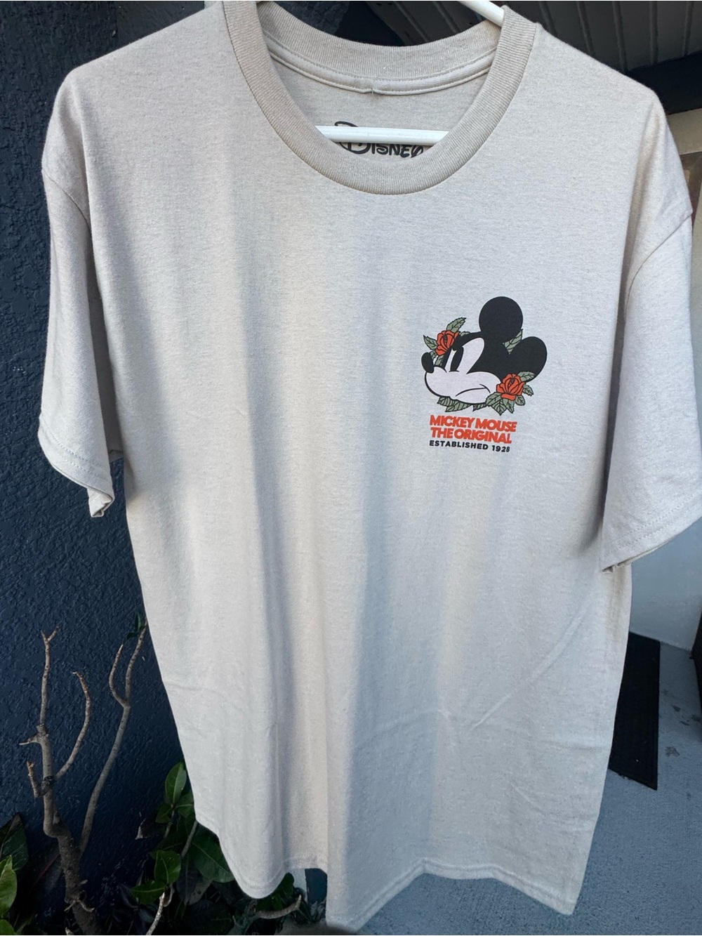 Neff disney Mickey Mouse Tan graphic tee Size:Large NWT